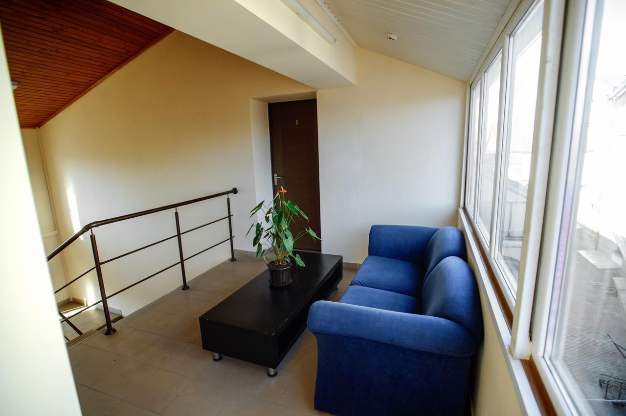 Your Hostel Chisinau Ngoại thất bức ảnh