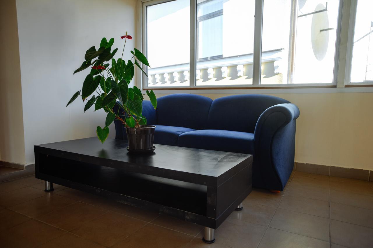 Your Hostel Chisinau Ngoại thất bức ảnh