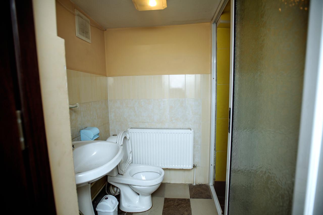 Your Hostel Chisinau Ngoại thất bức ảnh